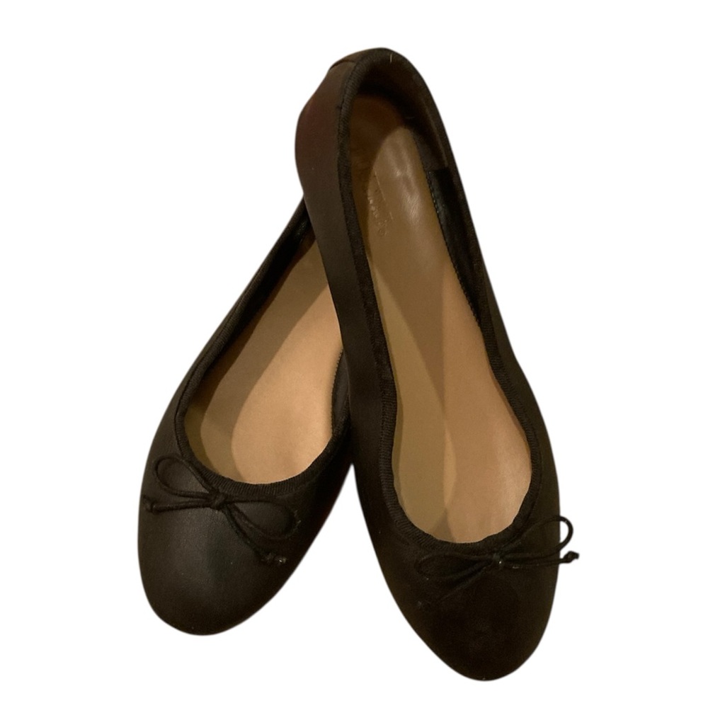 JustFab 10 Classic Black Ballet Flats feminine minimalist shoes work women’s